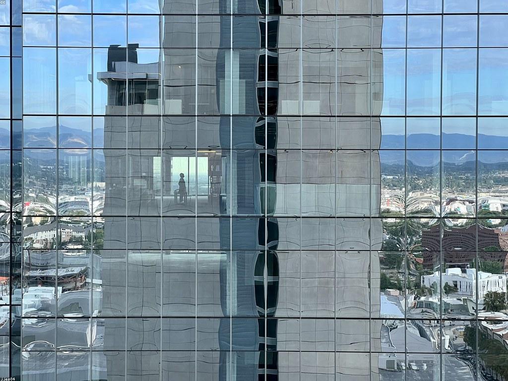 ករណីជោគជ័យ: ការអភិវឌ្ឍន៍និងការប្រែប្រួល